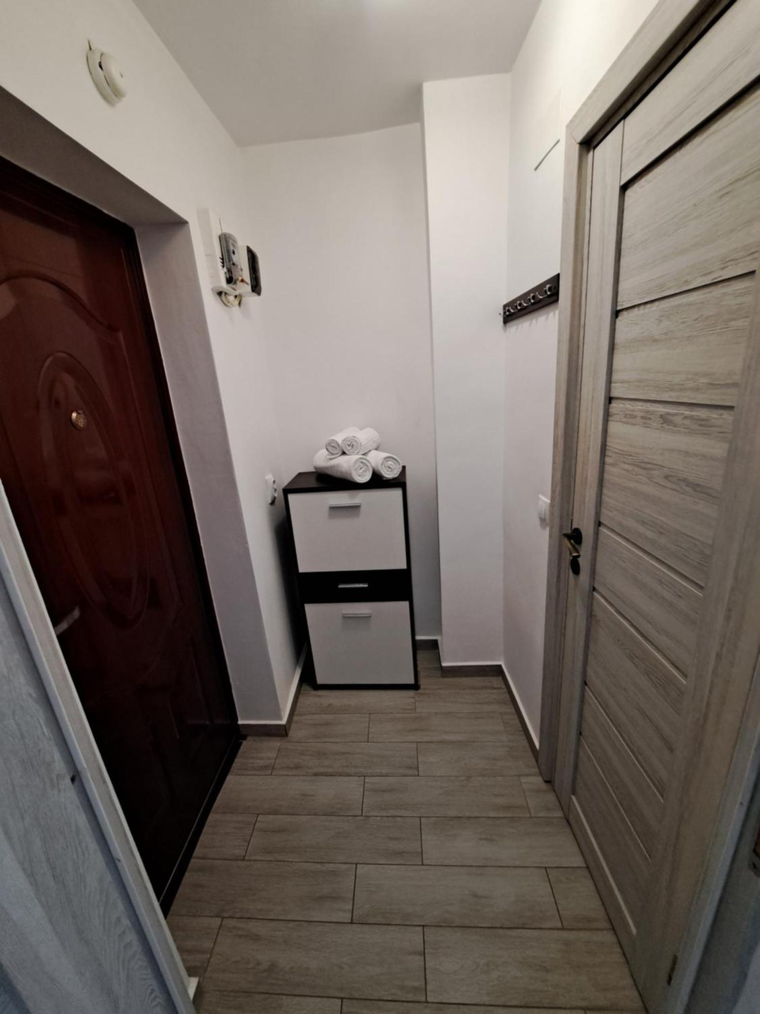 Garsoniera La Bulevard Brasov Ngoại thất bức ảnh