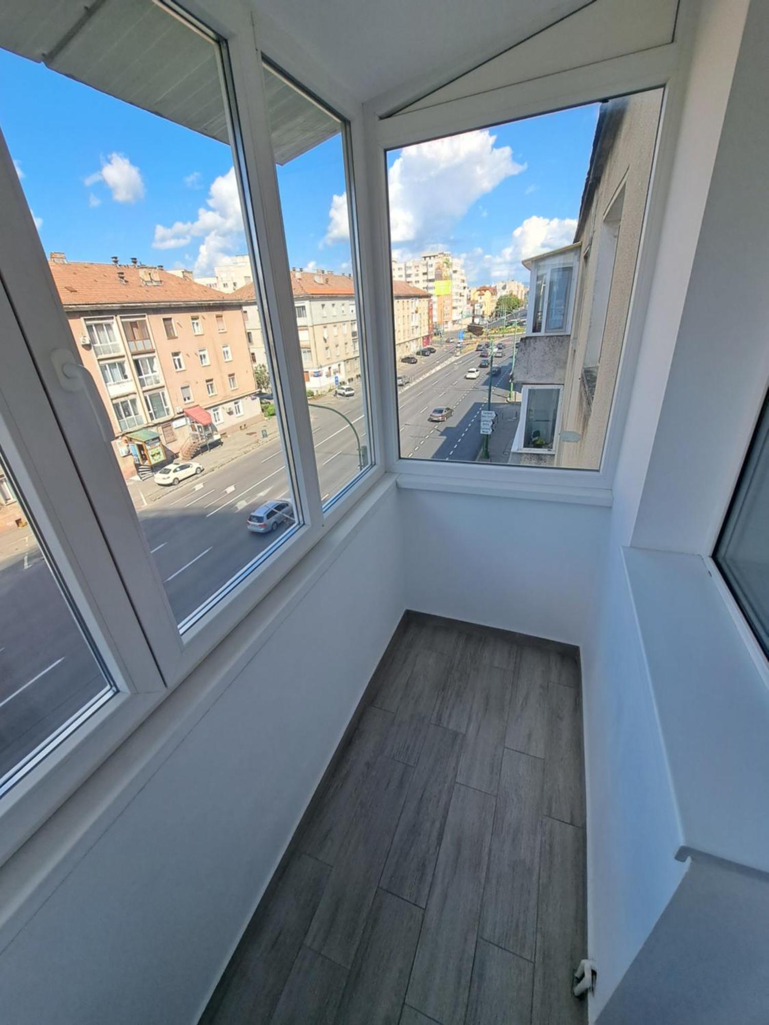 Garsoniera La Bulevard Brasov Ngoại thất bức ảnh